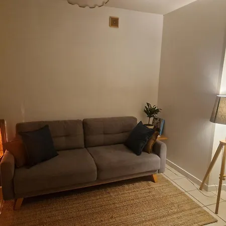 公寓 1 Bedroom Near Town Centre And Chu *