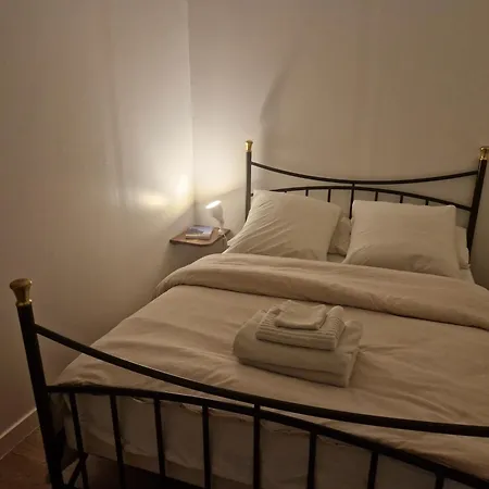 1 Bedroom Near Town Centre And Chu 公寓 昂热