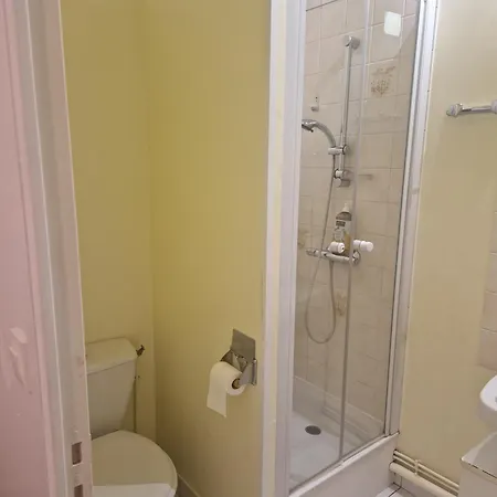 公寓 1 Bedroom Near Town Centre And Chu *