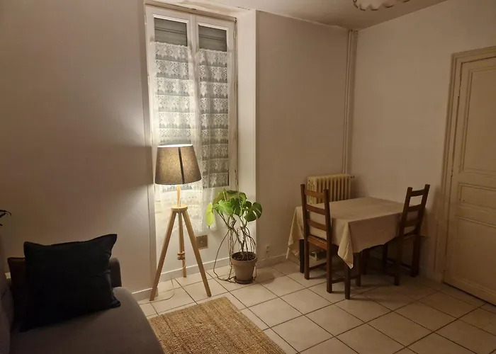 1 Bedroom Near Town Centre And Chu Апартаменты Анже