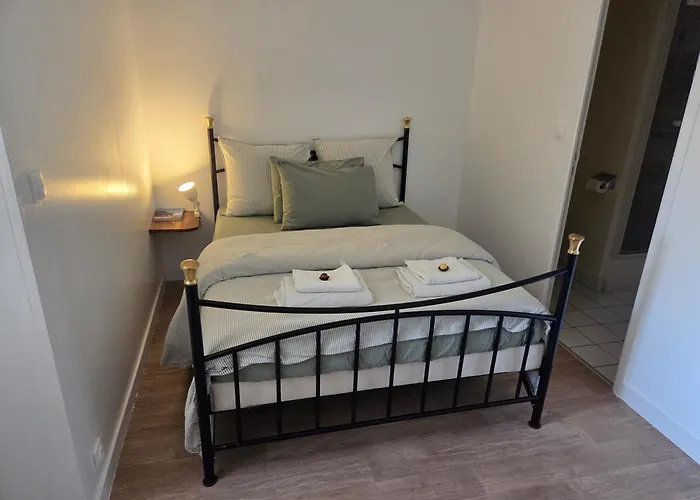 Апартаменты 1 Bedroom Near Town Centre And Chu